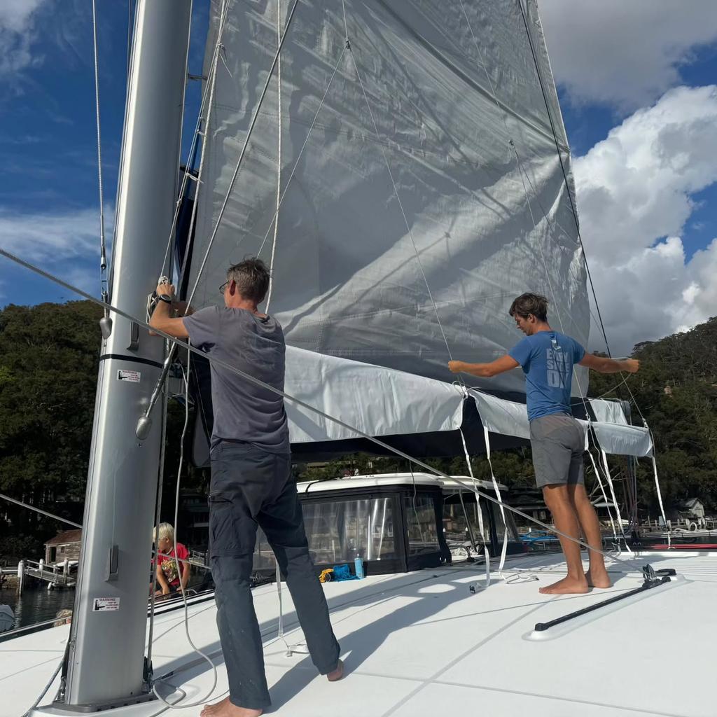 Pomoc na Moaně, příprava k prodeji